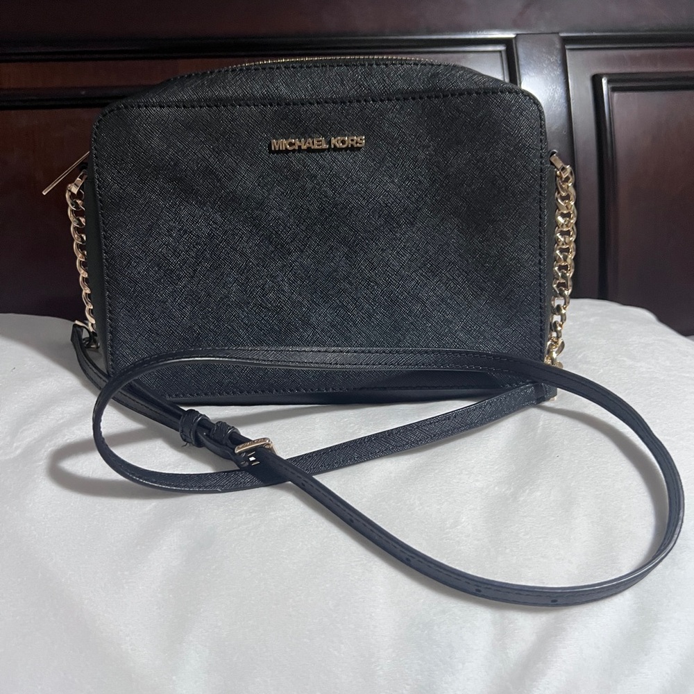 Michael Kors jet set saffiano leather crossbody bag in black